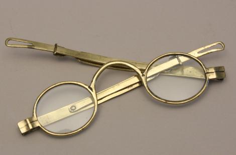 Meade eyeglasses AT (1)